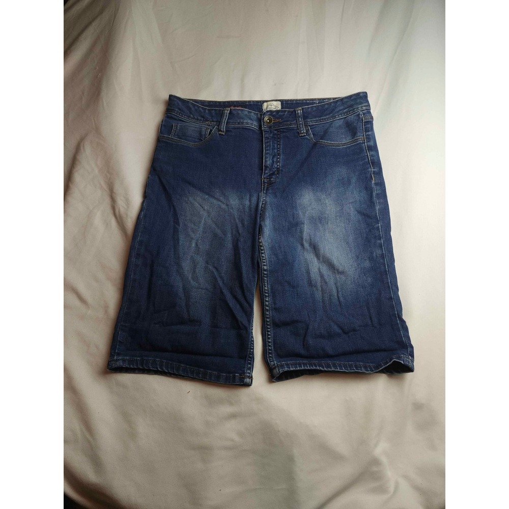 St Johns Bay Womens Bermuda Denim Shorts Medium Wash Blue Size 12 Stretch